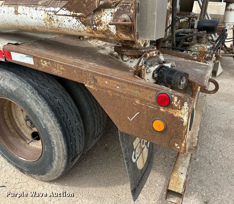 image for item EQ4686 2006 Pinson AA9ID288FFD7AAAP-U feed delivery trailer