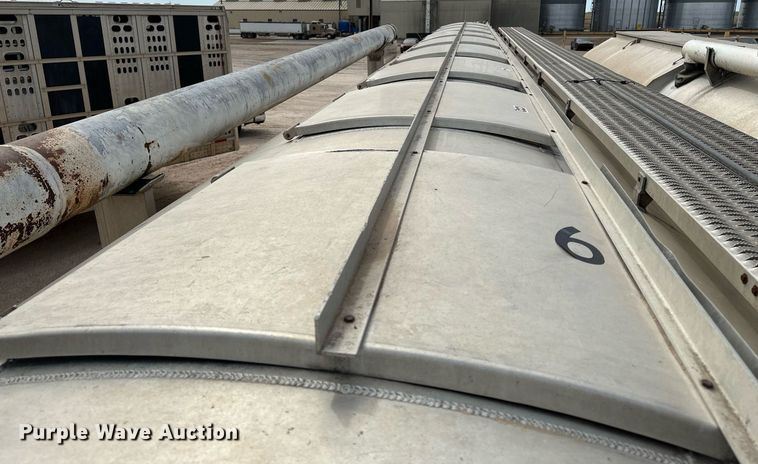 image for item EQ4686 2006 Pinson AA9ID288FFD7AAAP-U feed delivery trailer