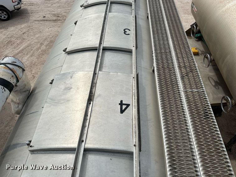 image for item EQ4686 2006 Pinson AA9ID288FFD7AAAP-U feed delivery trailer