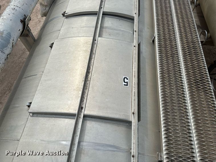 image for item EQ4686 2006 Pinson AA9ID288FFD7AAAP-U feed delivery trailer