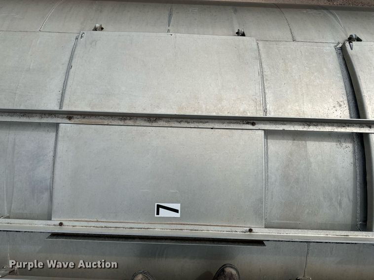 image for item EQ4686 2006 Pinson AA9ID288FFD7AAAP-U feed delivery trailer