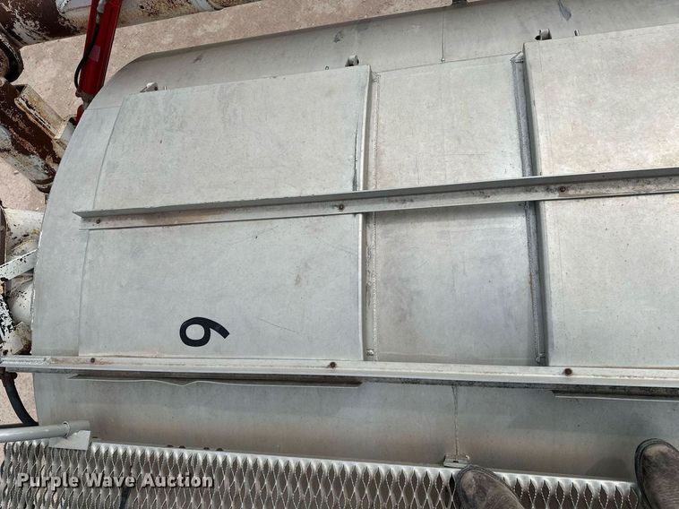 image for item EQ4686 2006 Pinson AA9ID288FFD7AAAP-U feed delivery trailer