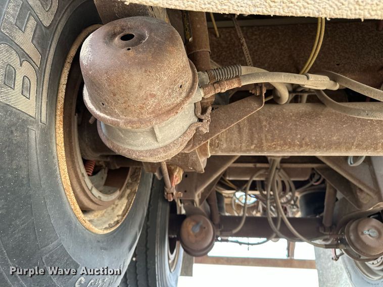 image for item EQ4686 2006 Pinson AA9ID288FFD7AAAP-U feed delivery trailer