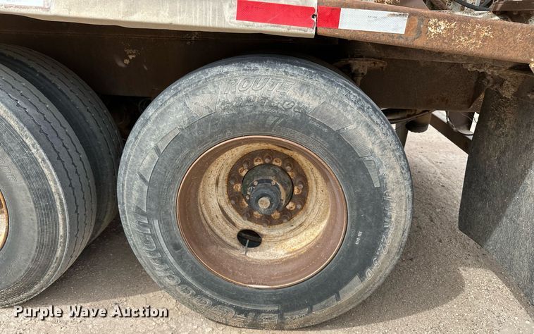 image for item EQ4686 2006 Pinson AA9ID288FFD7AAAP-U feed delivery trailer