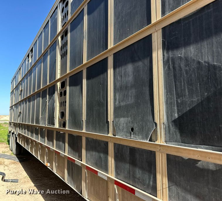 image for item EQ4687 2009 Barrett livestock trailer