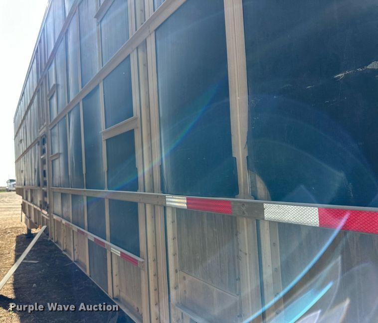 image for item EQ4687 2009 Barrett livestock trailer