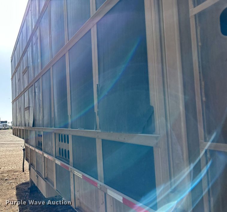 image for item EQ4687 2009 Barrett livestock trailer