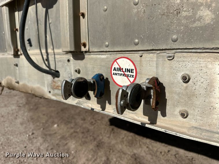 image for item EQ4687 2009 Barrett livestock trailer