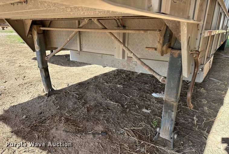 image for item EQ4687 2009 Barrett livestock trailer