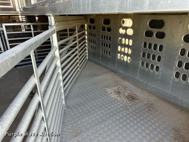 image for item EQ4687 2009 Barrett livestock trailer
