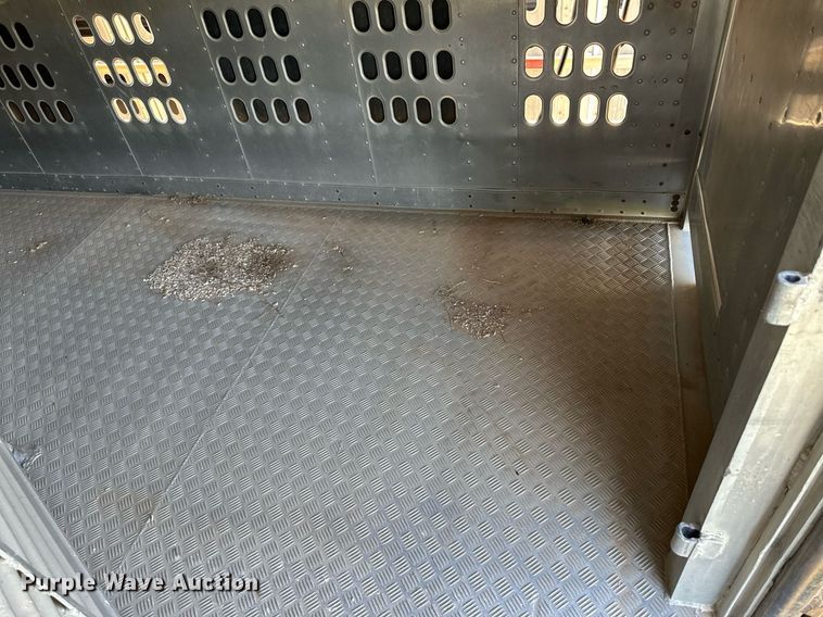 image for item EQ4687 2009 Barrett livestock trailer