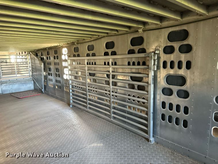 image for item EQ4687 2009 Barrett livestock trailer