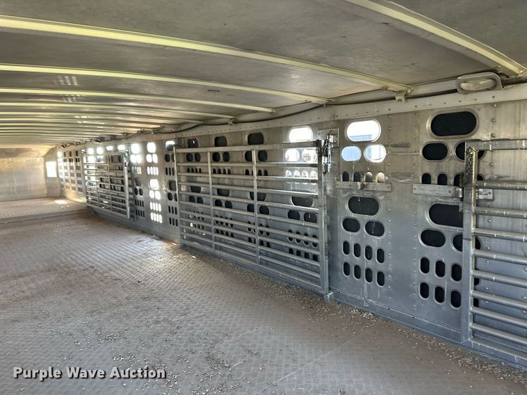 image for item EQ4687 2009 Barrett livestock trailer