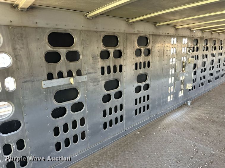 image for item EQ4687 2009 Barrett livestock trailer