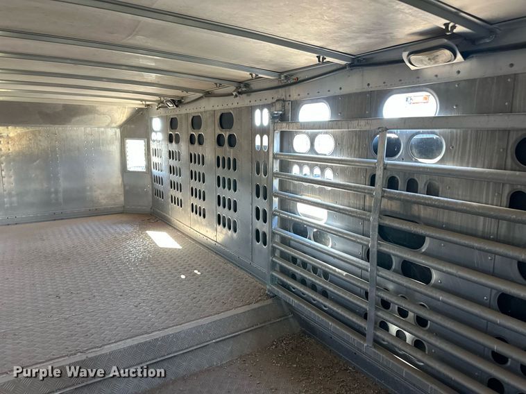 image for item EQ4687 2009 Barrett livestock trailer