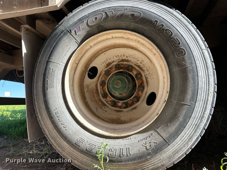 image for item EQ4687 2009 Barrett livestock trailer