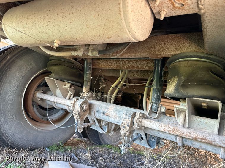 image for item EQ4687 2009 Barrett livestock trailer