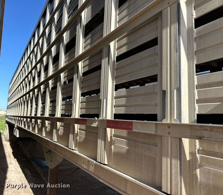 image for item EQ4688 2007 Barrett livestock trailer