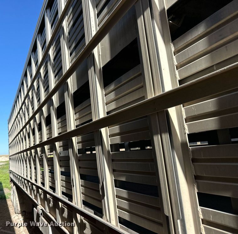 image for item EQ4688 2007 Barrett livestock trailer