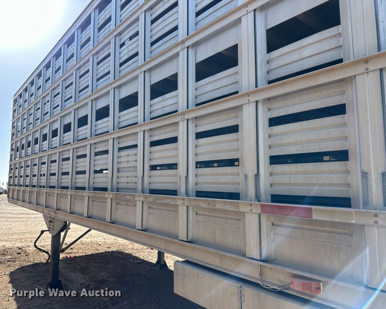 image for item EQ4688 2007 Barrett livestock trailer
