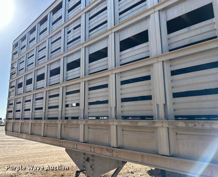 image for item EQ4688 2007 Barrett livestock trailer