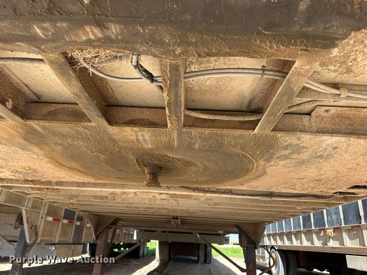 image for item EQ4688 2007 Barrett livestock trailer