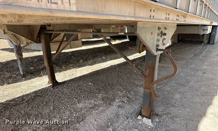 image for item EQ4688 2007 Barrett livestock trailer