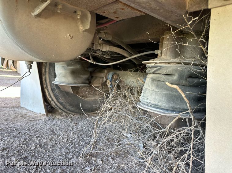 image for item EQ4688 2007 Barrett livestock trailer