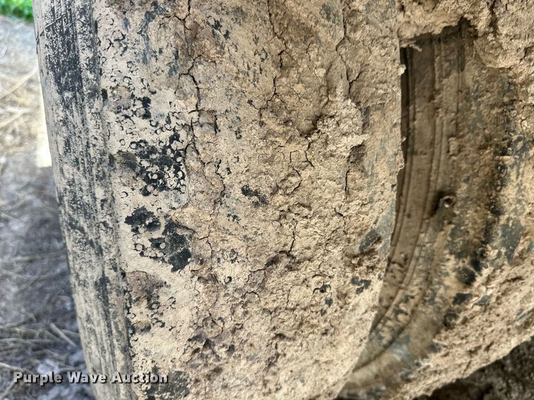 image for item EQ4688 2007 Barrett livestock trailer