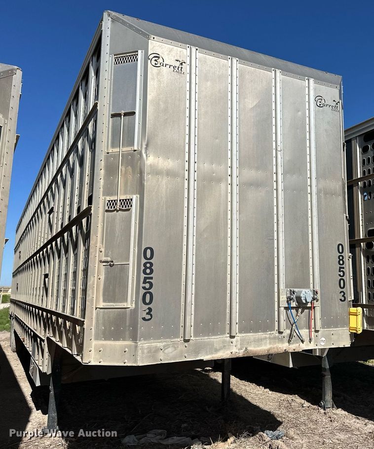 image for item EQ4689 2009 Barrett livestock trailer