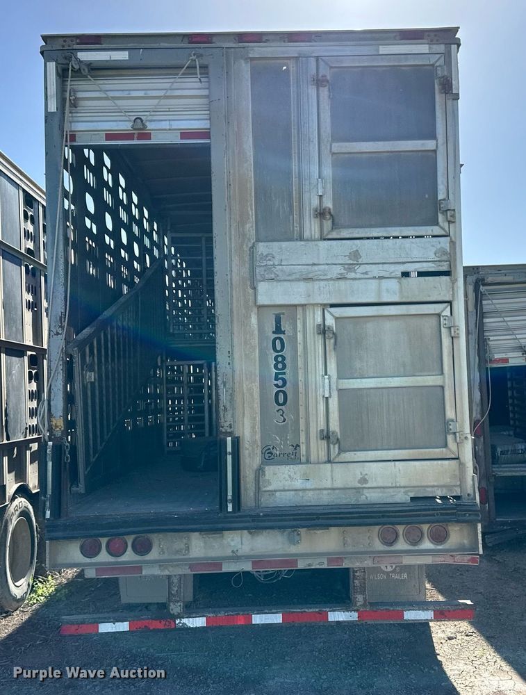 image for item EQ4689 2009 Barrett livestock trailer