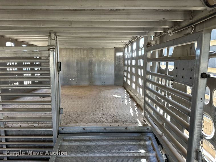 image for item EQ4689 2009 Barrett livestock trailer