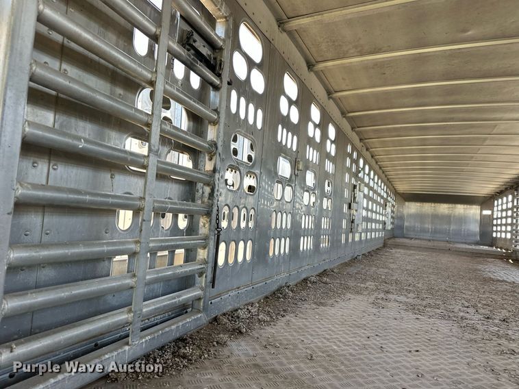 image for item EQ4689 2009 Barrett livestock trailer