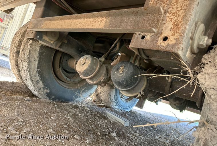 image for item EQ4689 2009 Barrett livestock trailer