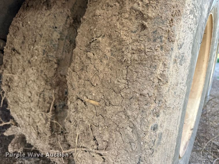 image for item EQ4689 2009 Barrett livestock trailer