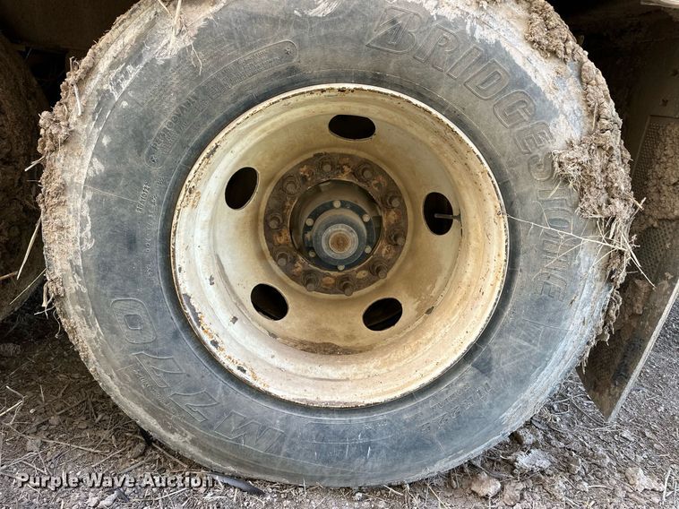 image for item EQ4689 2009 Barrett livestock trailer