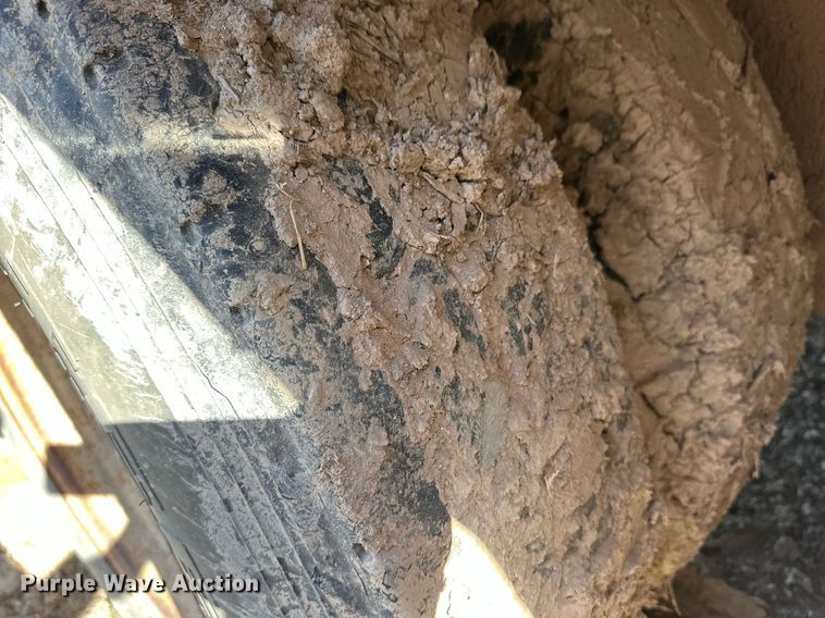 image for item EQ4689 2009 Barrett livestock trailer