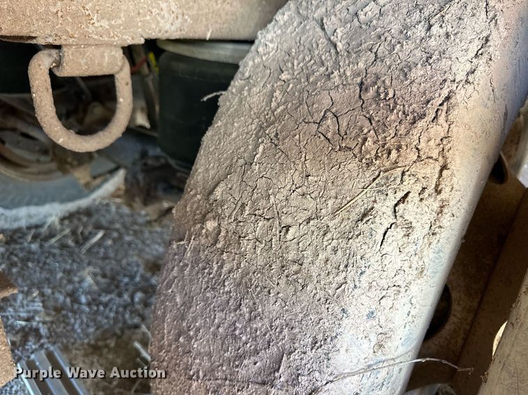 image for item EQ4689 2009 Barrett livestock trailer