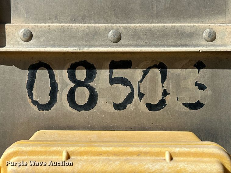 image for item EQ4689 2009 Barrett livestock trailer