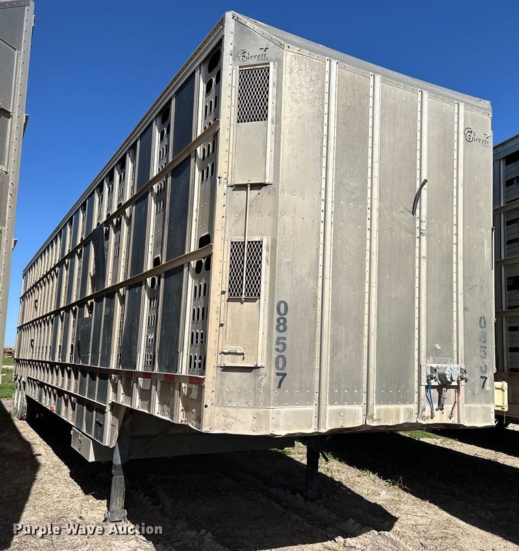 image for item EQ4690 2009 Barrett livestock trailer