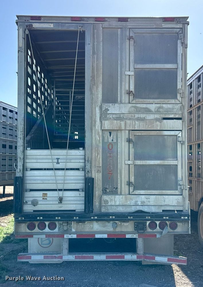 image for item EQ4690 2009 Barrett livestock trailer