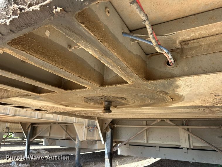 image for item EQ4690 2009 Barrett livestock trailer