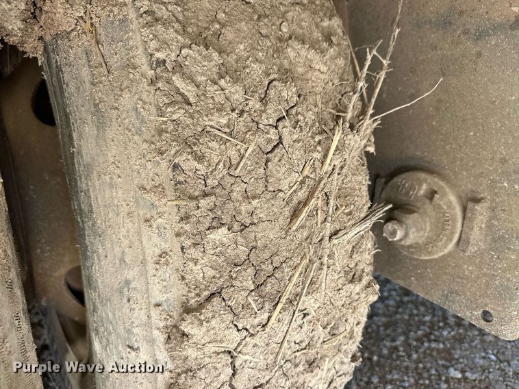 image for item EQ4690 2009 Barrett livestock trailer