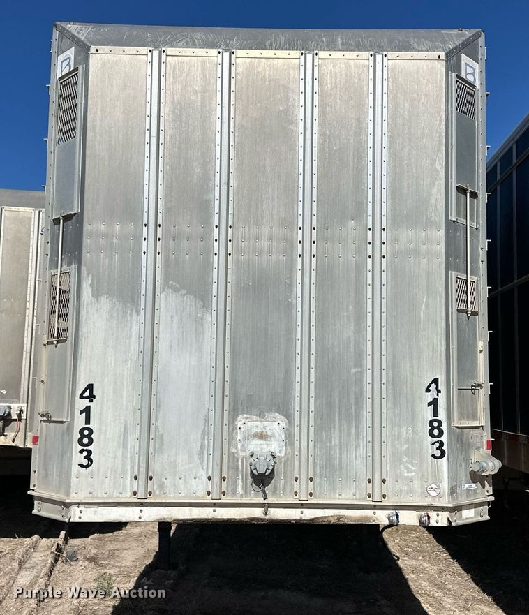 image for item EQ4691 2007 Barrett livestock trailer