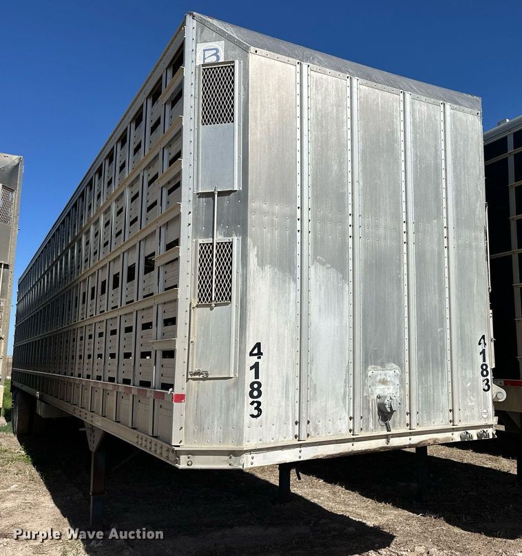 image for item EQ4691 2007 Barrett livestock trailer