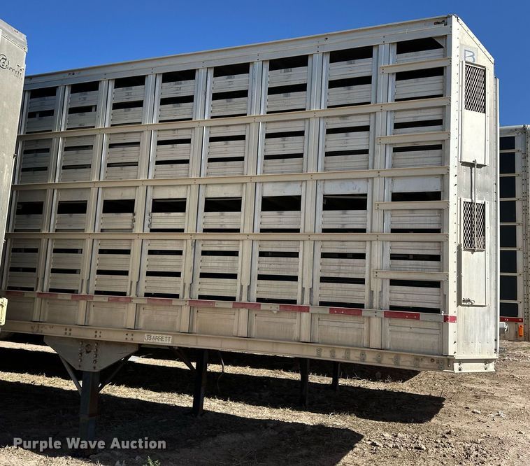 image for item EQ4691 2007 Barrett livestock trailer