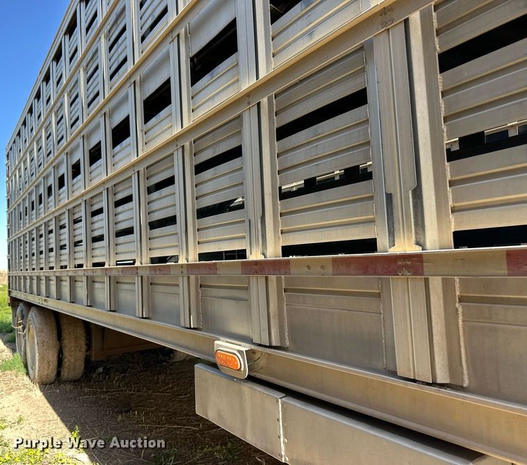 image for item EQ4691 2007 Barrett livestock trailer