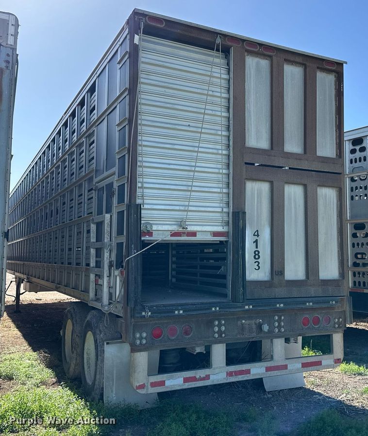 image for item EQ4691 2007 Barrett livestock trailer