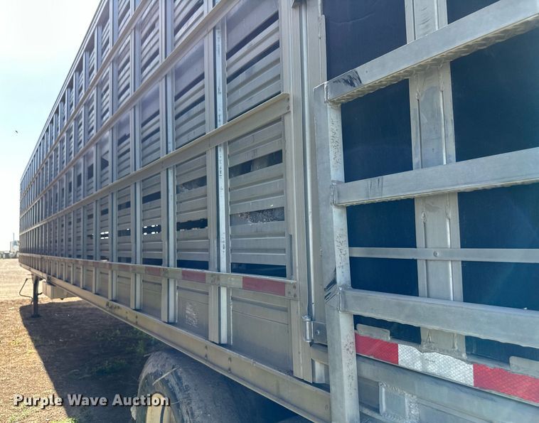 image for item EQ4691 2007 Barrett livestock trailer