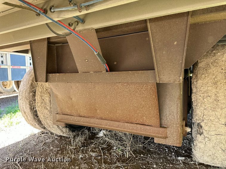 image for item EQ4691 2007 Barrett livestock trailer